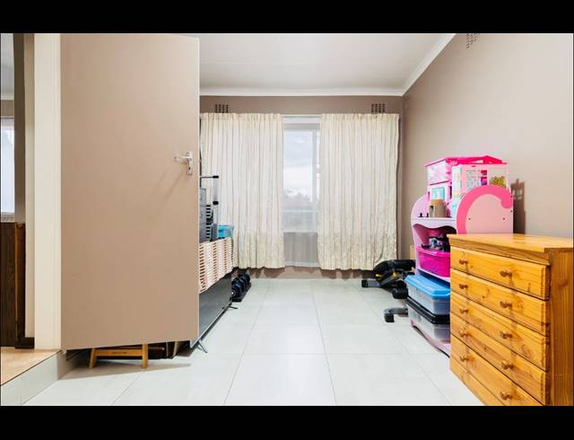 4 BEDROOM FREEHOLD FOR SALE IN BRACKENHURST